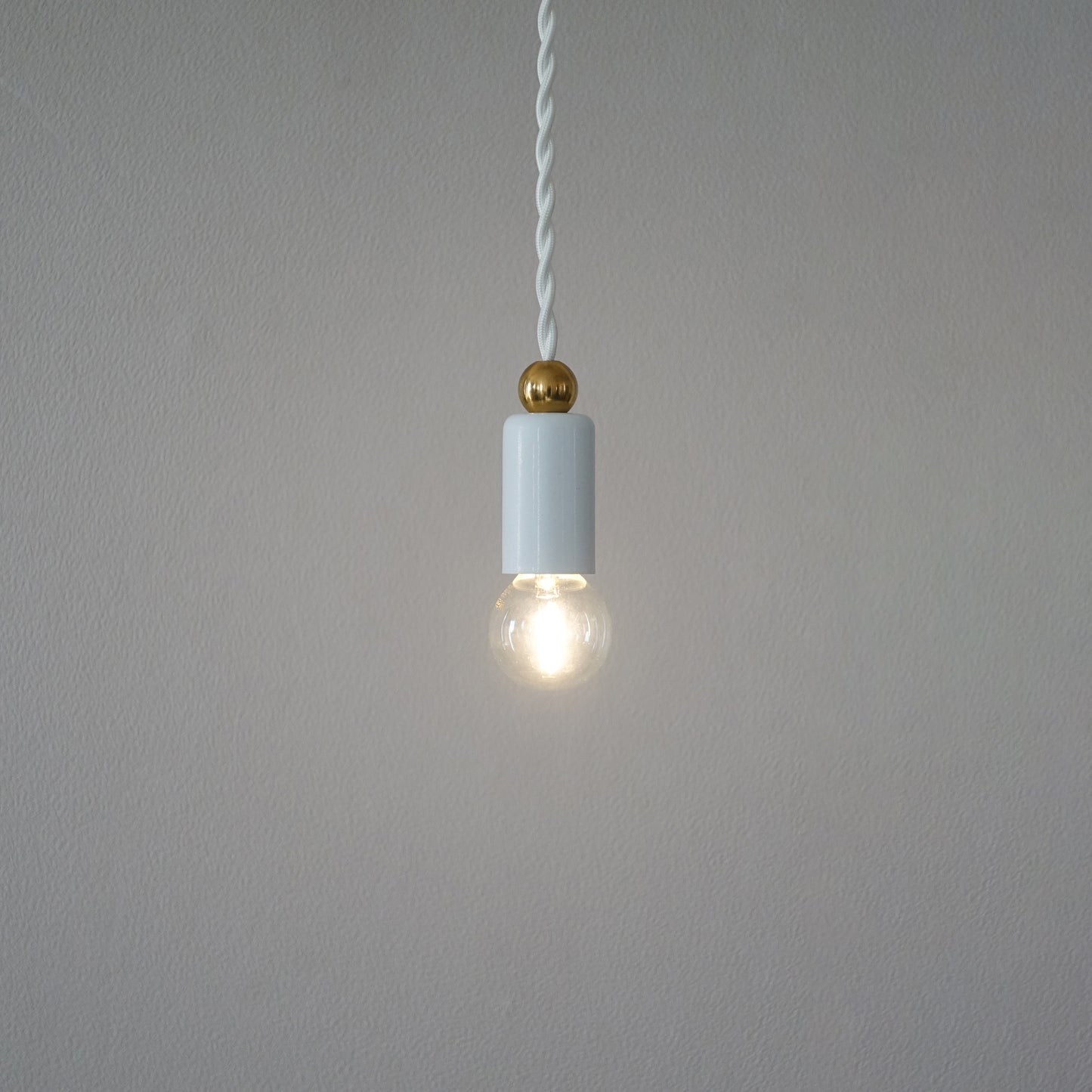 PETIT PENDANT / WHITE
