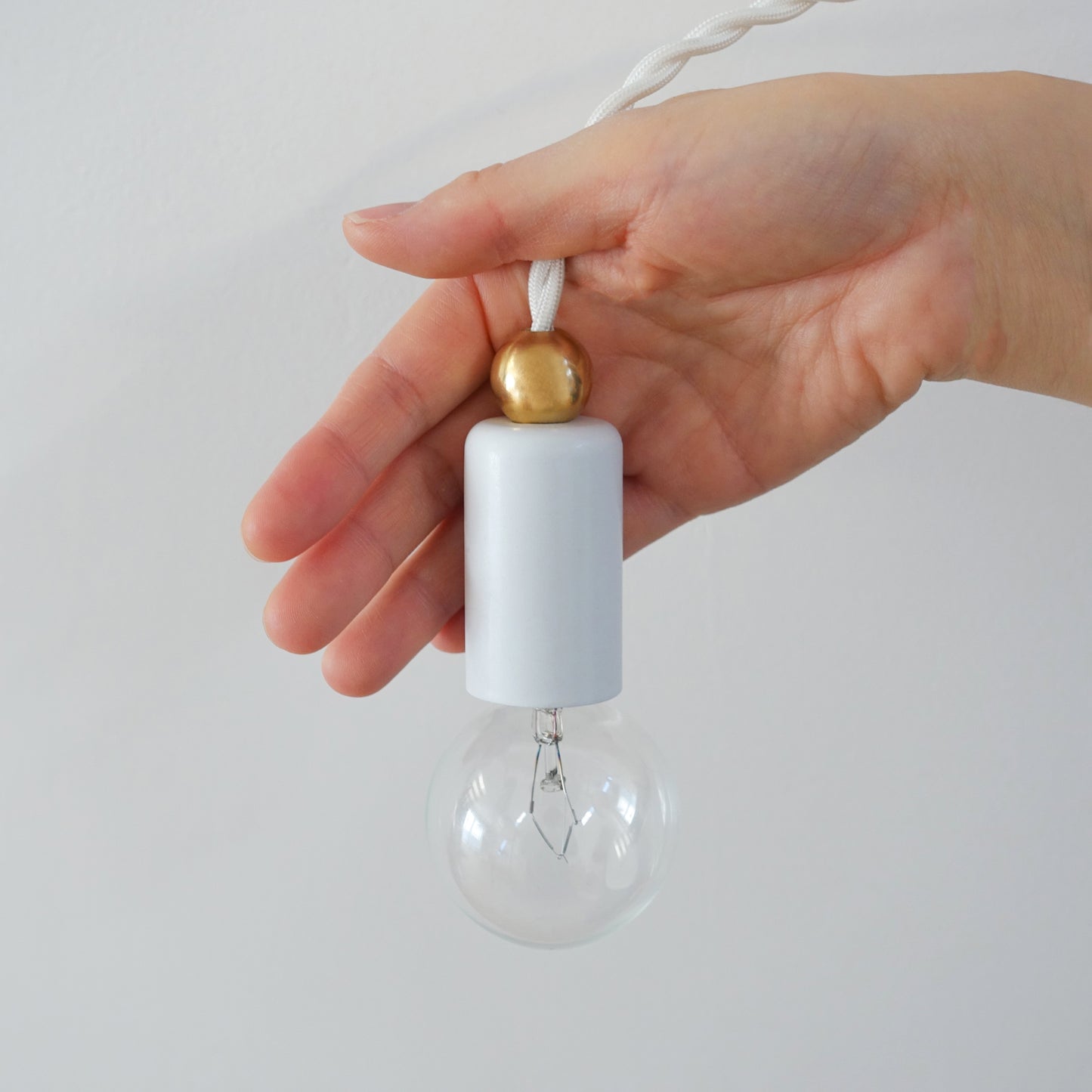 PETIT PENDANT / WHITE