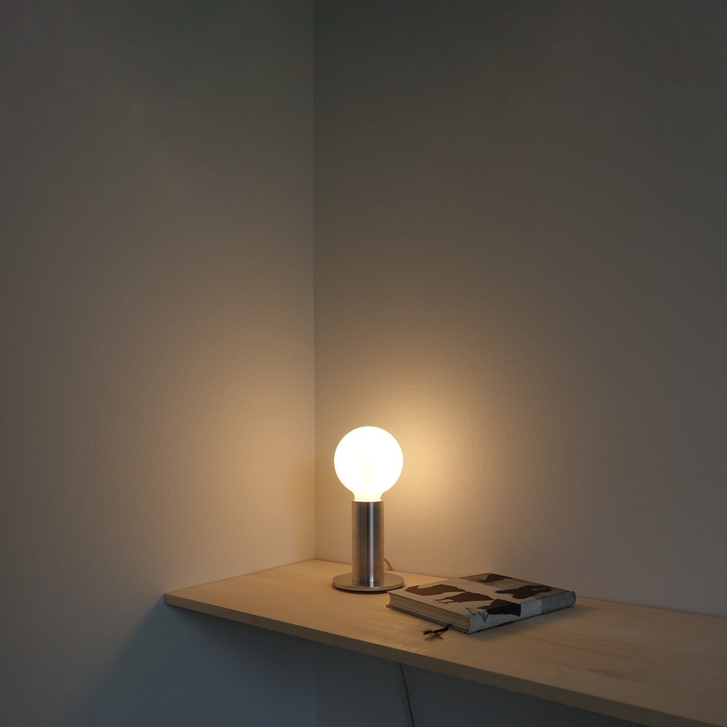 AL TABLE LAMP