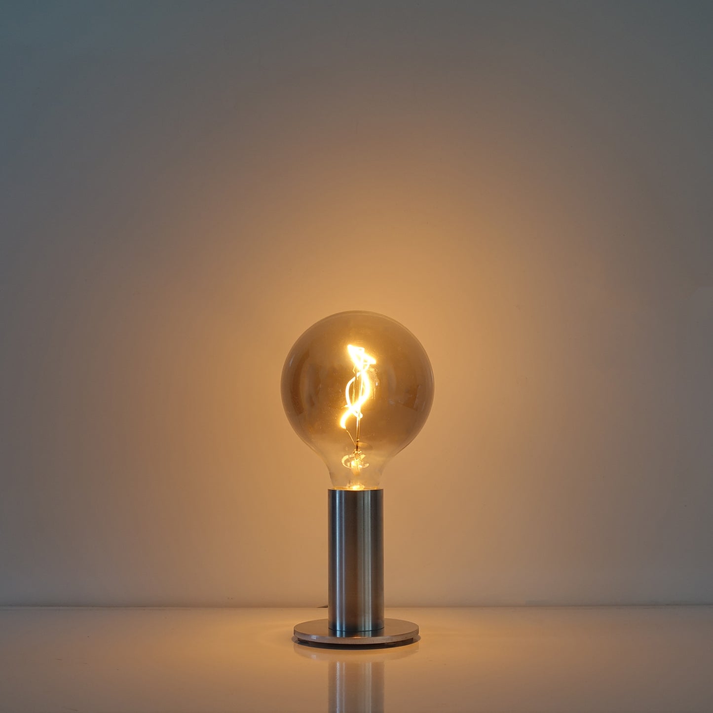 AL TABLE LAMP