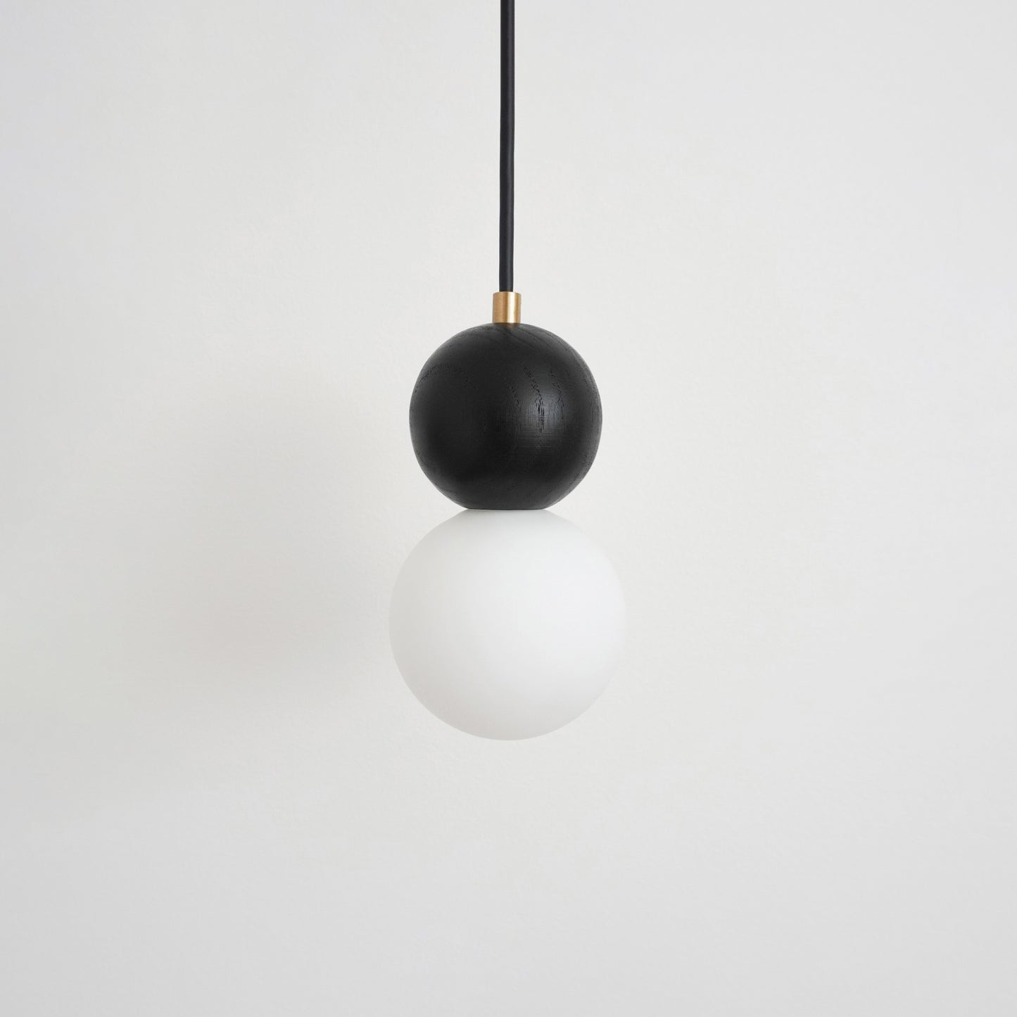 COLON PENDANT / BLACK
